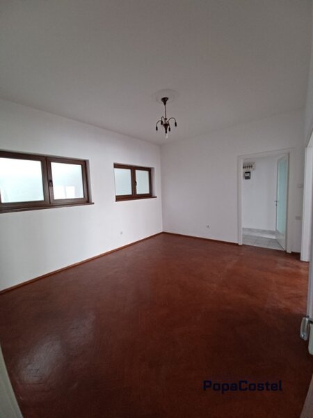 Piata Romana - Magheru 4 camere et. 4/8 balcon lift ideal birou/cabinet/locuinta